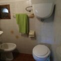 Casa banca - Il bagno / The bathroom